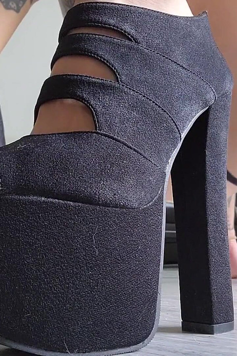 Wow What Sexy Black Stilettos