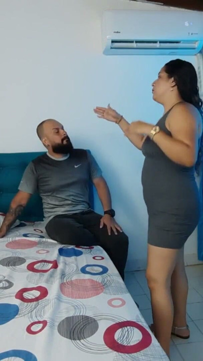 Koliko je dobra devojka koja mi je pokazala stan koji želim da iznajmim? | Klip 1