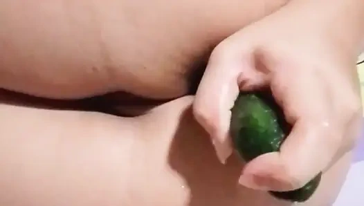 Pinay doing great job lonely she playing with cucumber all the time