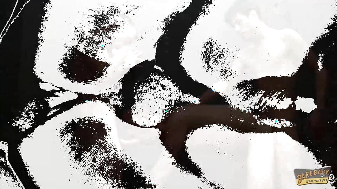 Gej jebanje kroz gloryhole s 3 kurca pune usta guzicu poplavom sperme