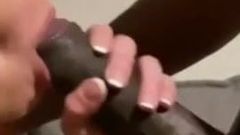 De eerste grote zwarte lul van een geweldige magere cuckold