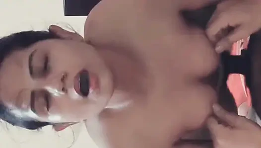 Kontol besar mengambil memek latika