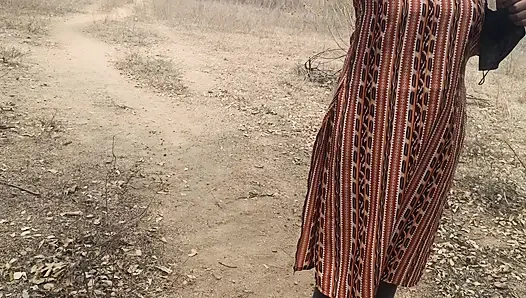 Married housewife enjoying outdoor fuck