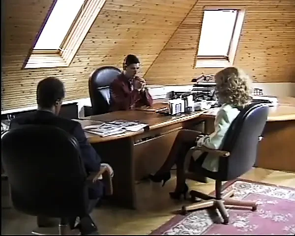 ITA Magnificent Angelica Bella in L'AFFARE SI INGROSSA scene 05