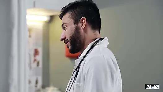 Erkekler - deliği meydan okuması koşuyor pierce Paris olarak başka bir tatlı delik iddia ediyor