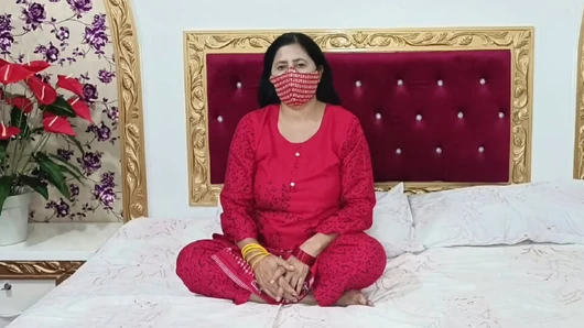 Beautiful Pakistani Hot Mature Aunty Riding Of Big Dildo