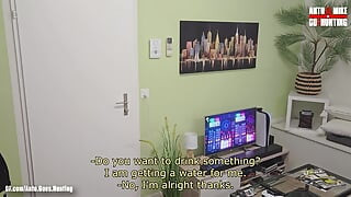 Mladi vodoinstalater me jebe nakon što mu popušim i pusti me da svršim po njemu