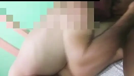 reich, ich blase meinem Nachbarn den Schwanz und er fickt mich, während der Cuckold meines Mannes arbeitet