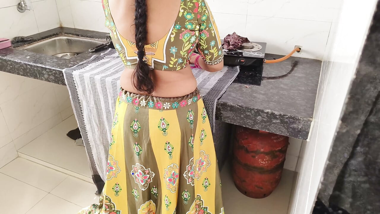 I went to bhabhi's house when her brother not at home and enjoyed a lot with my lovely bhabhi, Full Hindi Viral Video