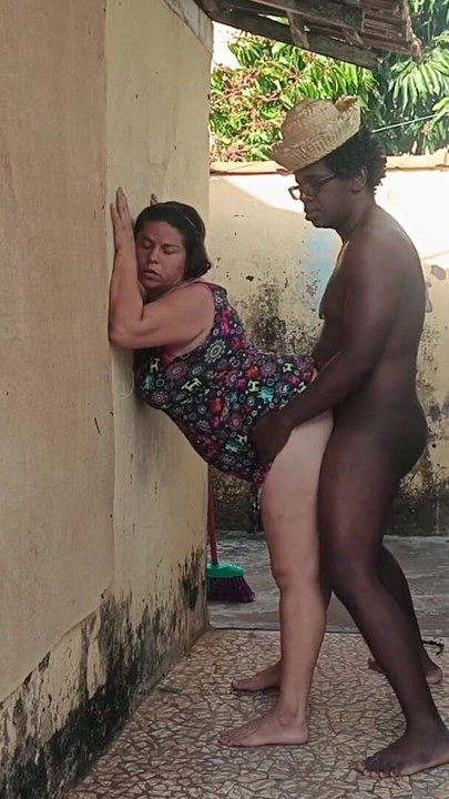 I caught the neighbor at home and came inside her | Clip 1