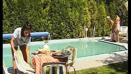 Di balik pintu jerman dientot dengan rajin