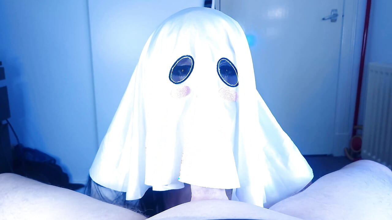 I didn't realise i was fucking my step sister at the halloween party untll i was already inside her, big oiled ass ghost