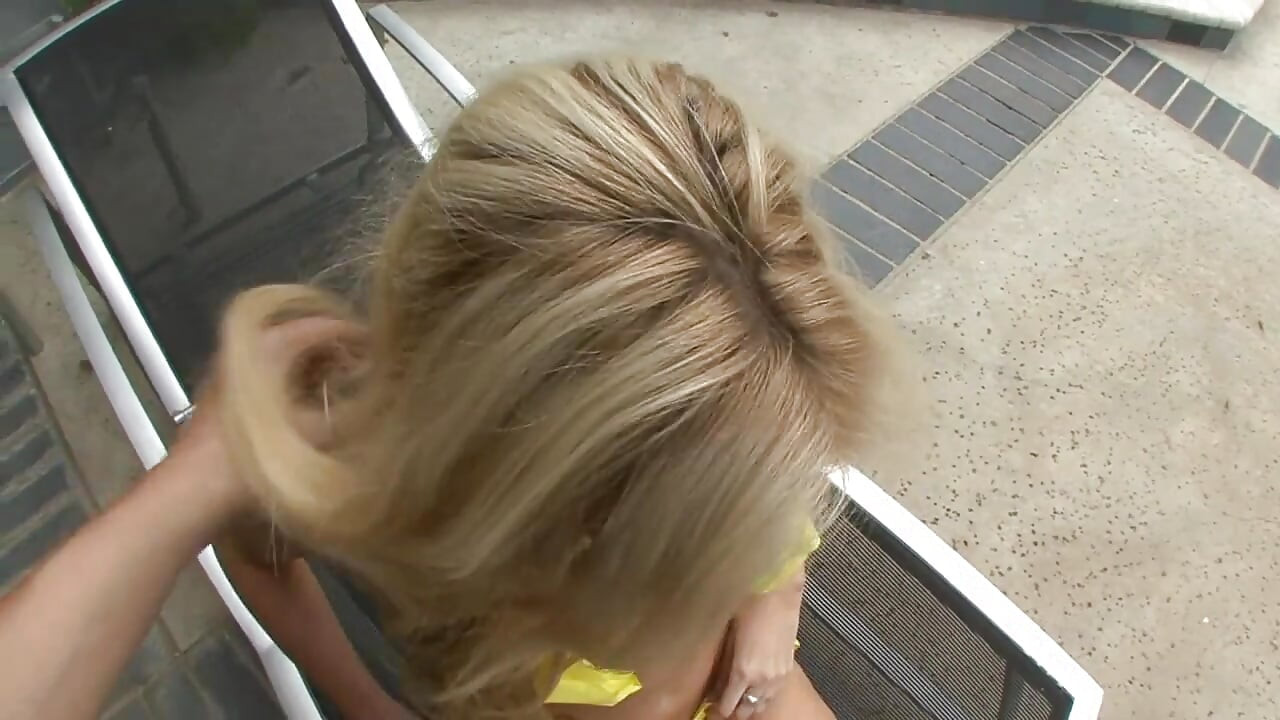 En stor pik til den nasty blonde