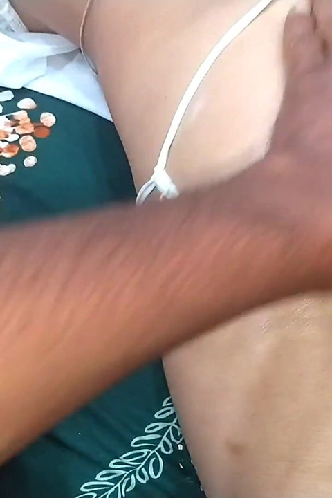 बड़ी बहन ने छोटे भाई से कराई मसाज छोटे भाई ने बड़ी बहन की मोटी गांड देख कर घुसा दिया अपना घोड़े जैसा मोटा लंड Hindi Audio, XXX,