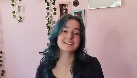 Bunu uzun zamandır yapmadım, bu yüzden bugün seni salyası için basit bir striptiz