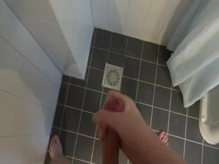 Min enorma cumshot 4