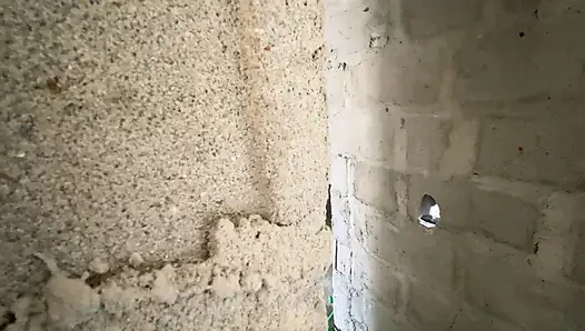 Cowok ini ngentot aku ke mana-mana bahkan aku pergi ke gedung yang belum lengkap