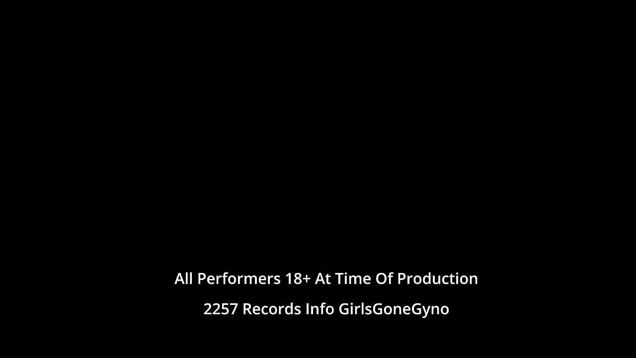 אליס רוזס בבדיקה הגינקולוגית הראשונה שלה