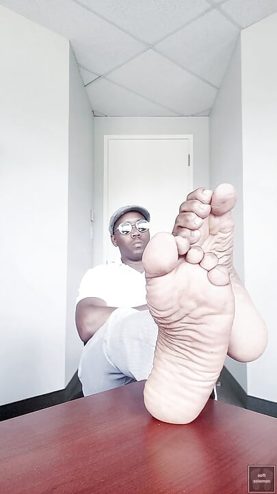 Male soles in the office (5) (2026)