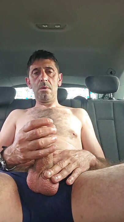Straight guy masturbates in the car in underpants