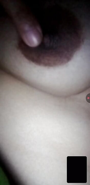 Indiana virales mädchen sexy große möpse zeigen sich in neuestem video, muschi fingern