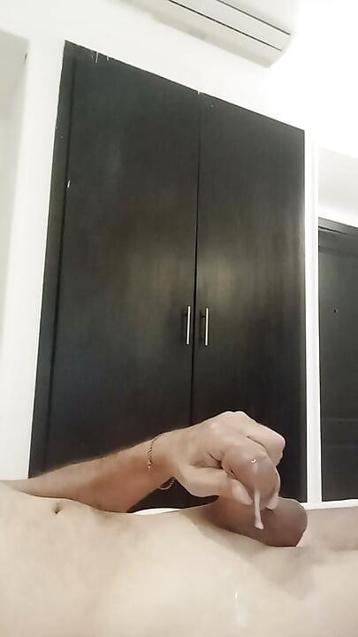 I want a girl to marry. And be a Cuckold on it