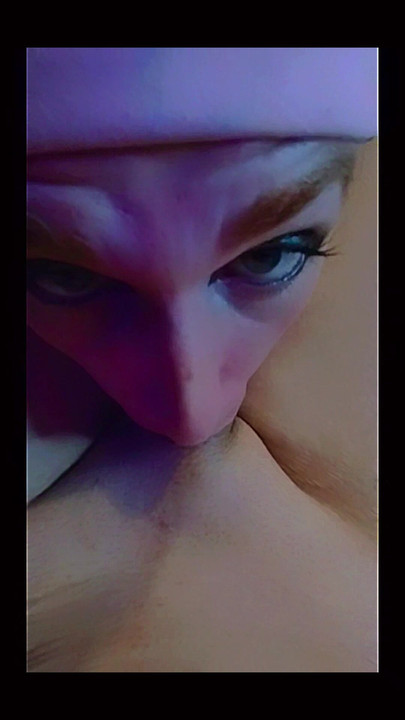 A little showcase of some scenes I shoot. We're very naughty Fembois.