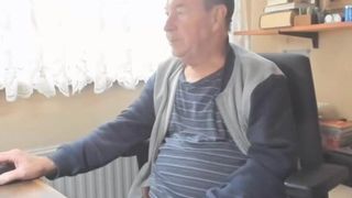 69-letni mężczyzna z Niderlands 3