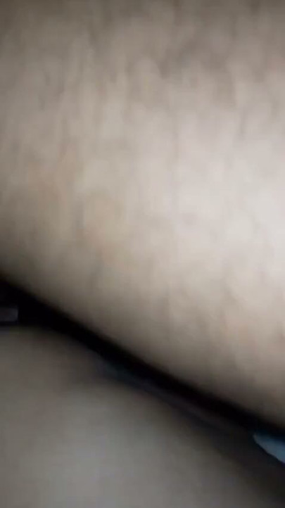 Olgun aldatan evli orta yaşlı seksi kadın azana kadar yarak emiyor, sonra onu sikmemi istiyor | Klip 1