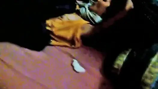 Üvey annem çıplak dinlenmiyor