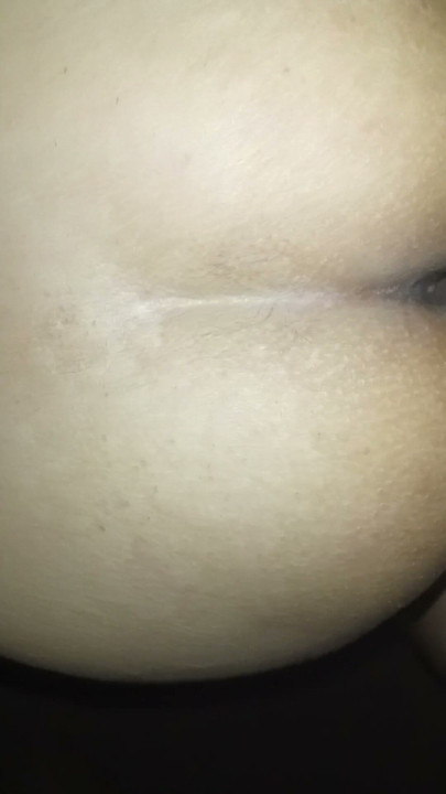 Bhabhi indiană fierbinte savurând stilul doggy cu un tânăr desi cu o pulă mare | Clip 1