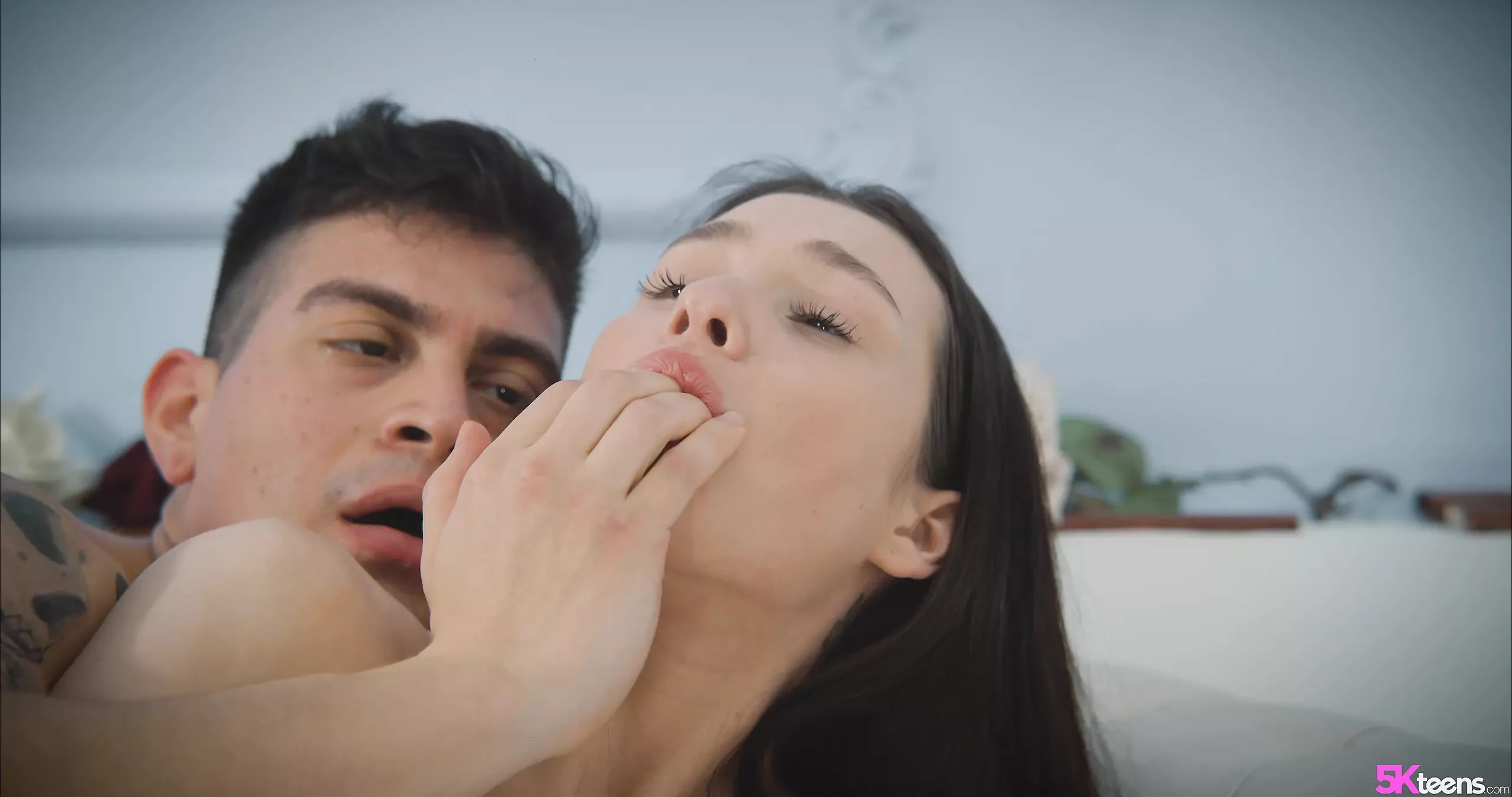 Matty Mila Perez tökéletes creampie szerető