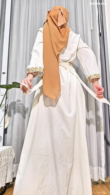 Muslim Hijabi Twerking in Abaya & Heels DuoLure