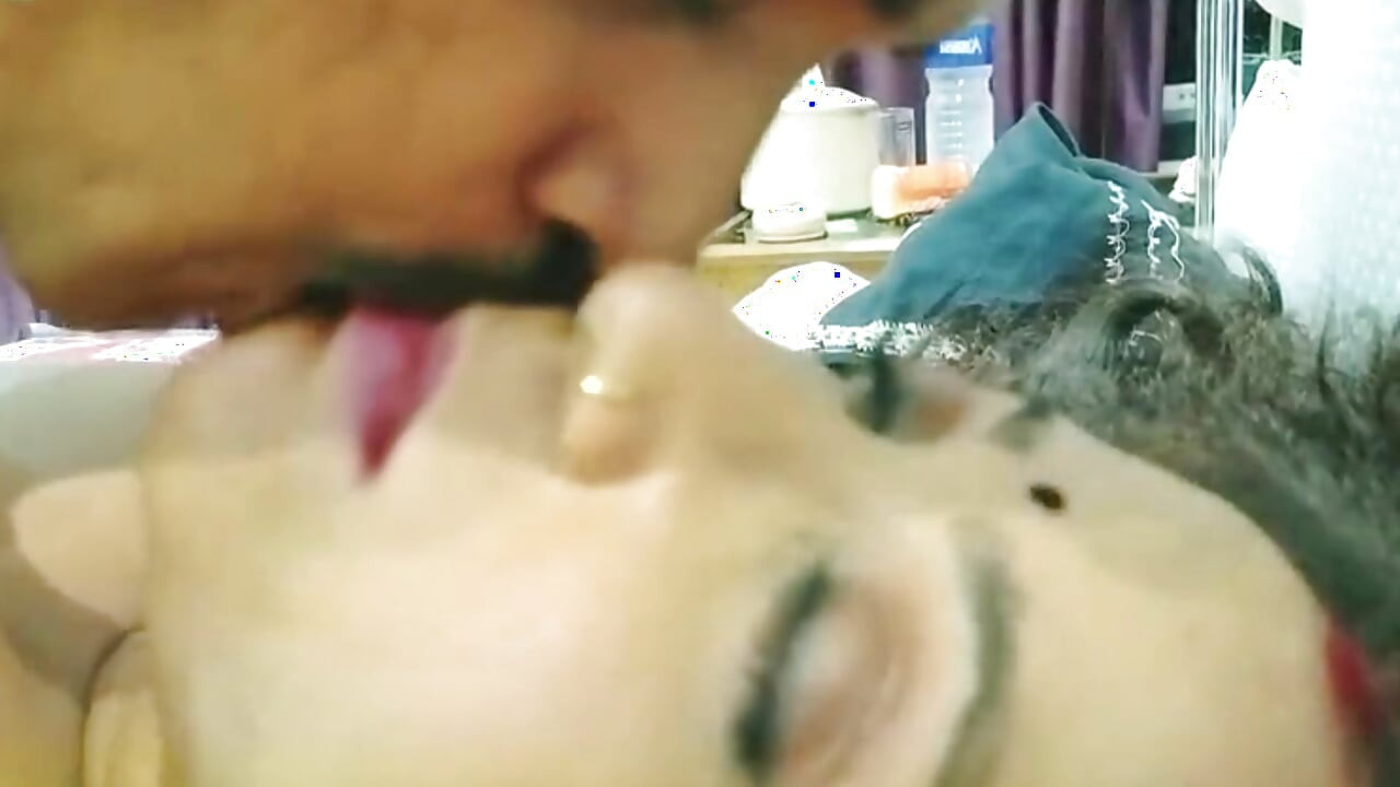 Sautali badi behan ko pel Diya