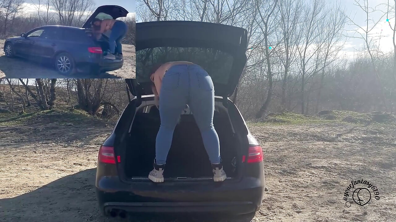 Car Quake: Bouncing Beauty in Motion