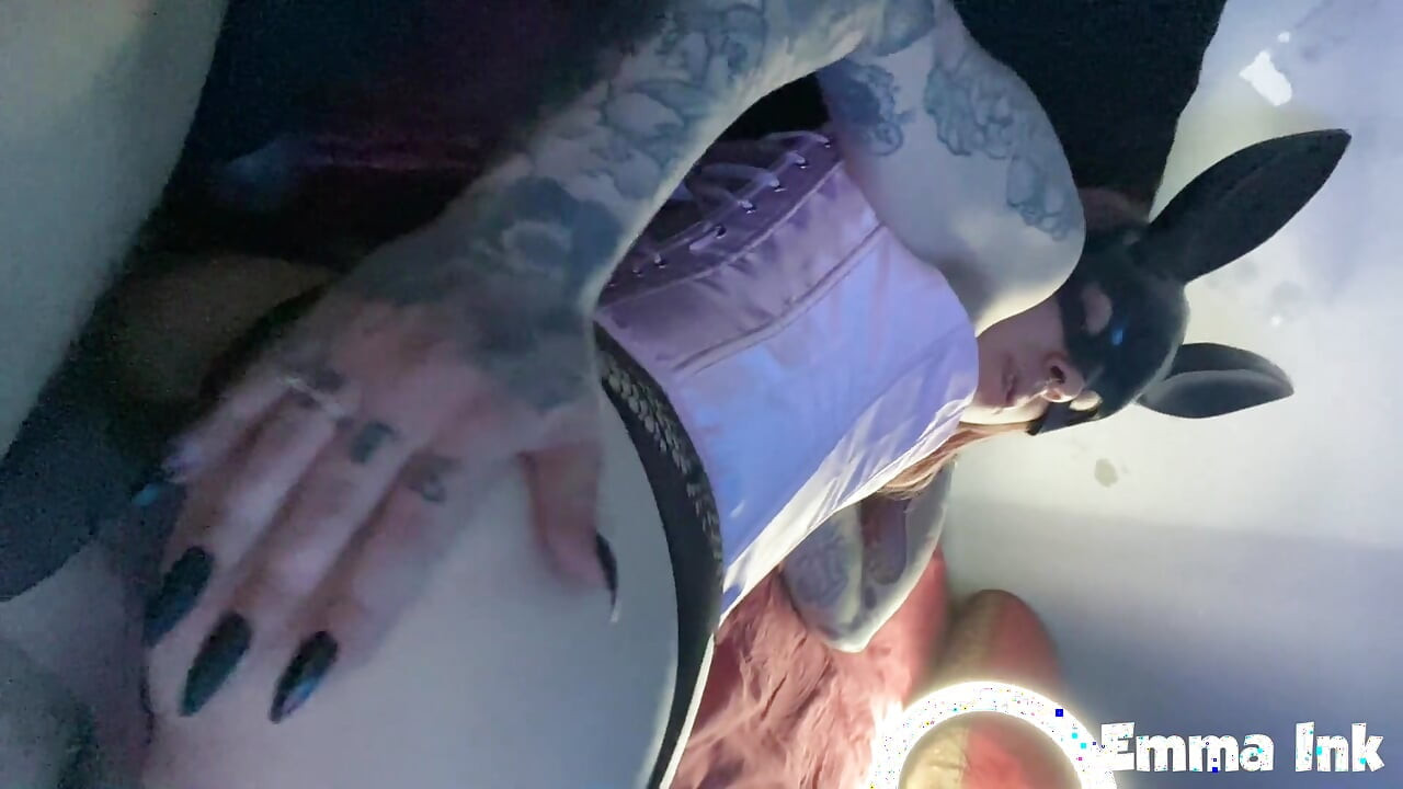 Uderzył ciasny tyłek, głębokie gardło i kremówka