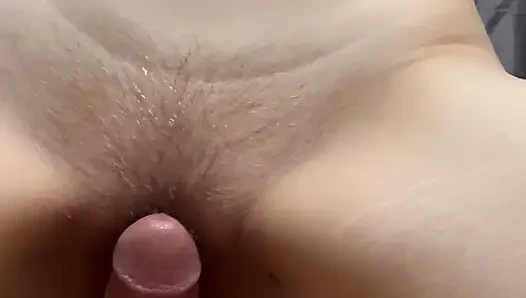 Секс в постели в видео от первого лица: камшот и трахаться