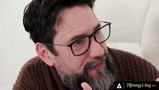 Kesayangan ibu - cewek semok dengan toket besar menginspirasi naskah bokep dengan toket besar dicrot sperma