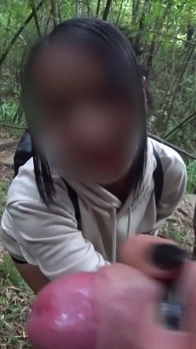 แอบโชว์ควยในสวนสาธารณะ คนแปลกหน้าจับได้ว่ากูชักว่าวและช่วยกูน้ําแตก คลิป 2