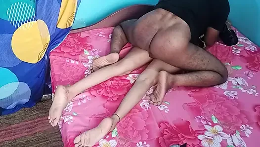 Blinkit delivery boy Fucked My Very tight pussy & Cum