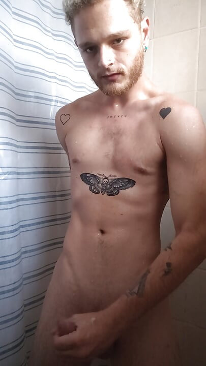 Solo Bisexual Shower Creamy Cumshot