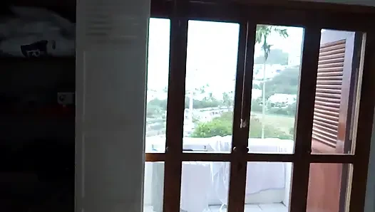 Ibu tiriku ngasih aku ijin untuk ngusap memeknya dan aku muncrat bahkan tanpa menyentuh diriku sendiri.
