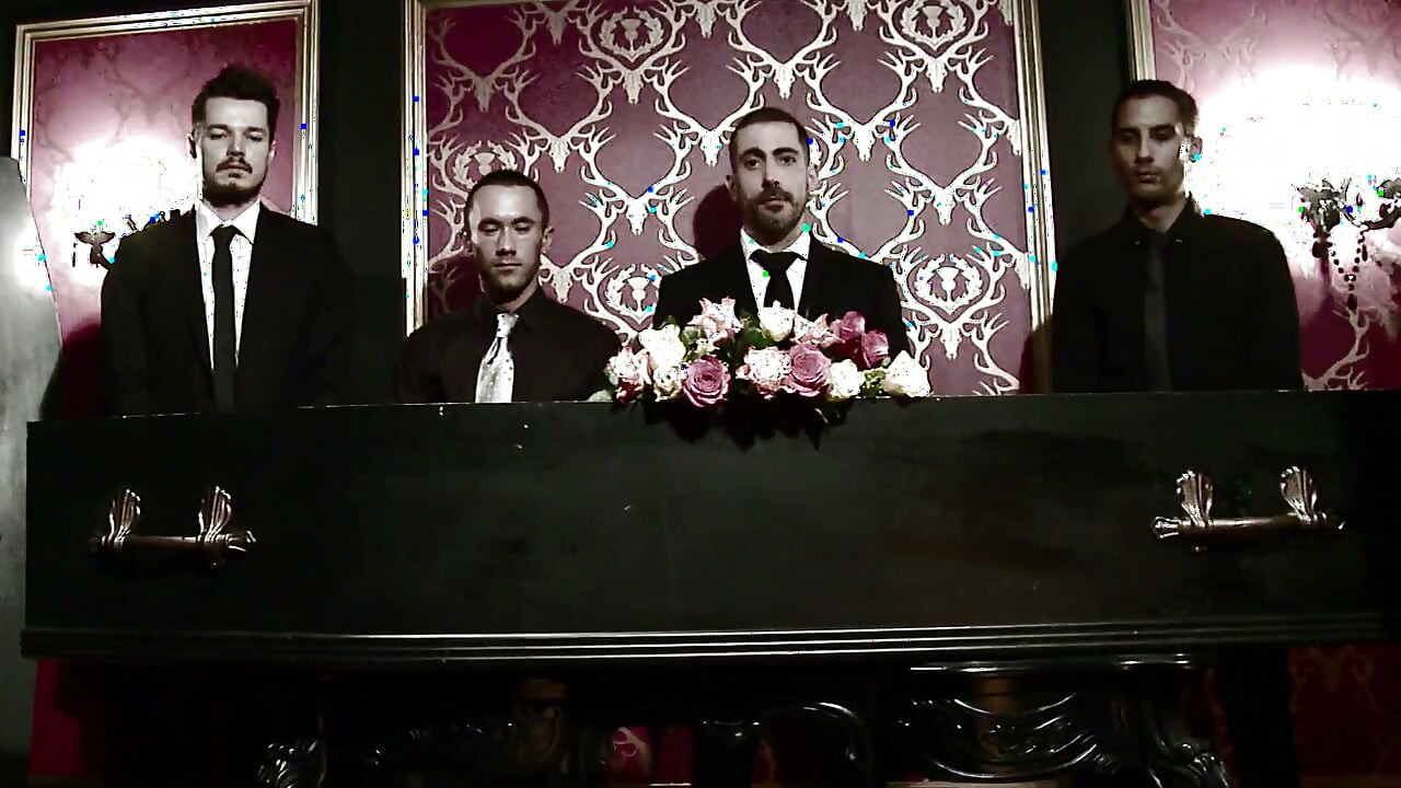 Riley Tess and Matt Brookes, hot top like to suck and to fuck