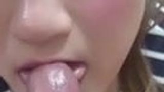 Amateur babe cumshot