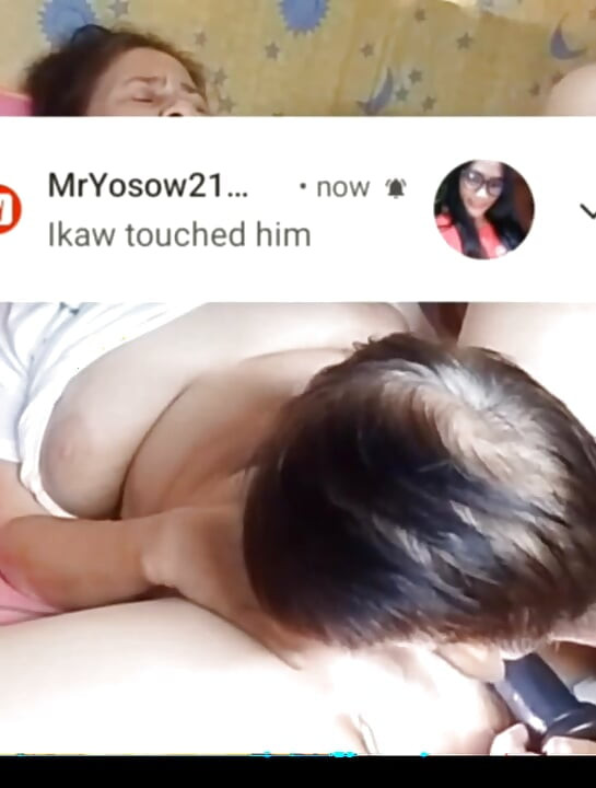 زوجتي دائما تأمرني أن أمارس الجنس مع كسها لجعلها مليئة بالعصير.إنها تحب كثيرا.قلت حسنا فلنفعل ذلك لأنني أحبك