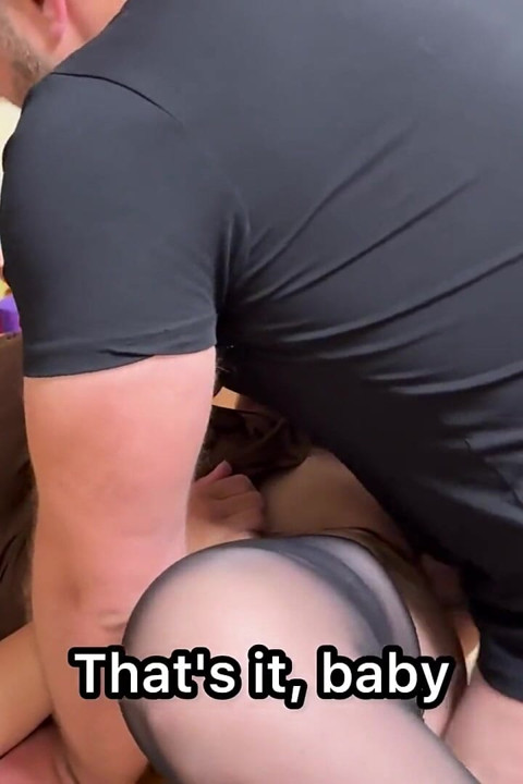 Video s dvojitým podváděním - Sex s manželkou jeho nejlepšího přítele a stříkání do její kundičky