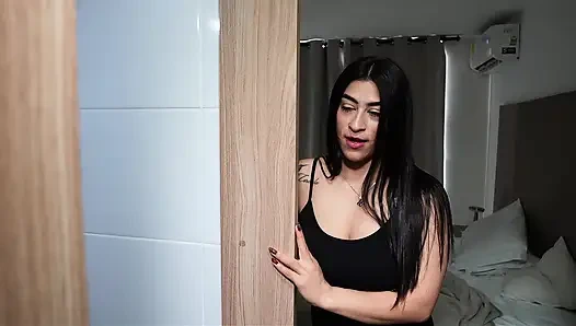 Jealousy Argument Ends with a Wild Fuck and a Big Cumshot in the Pussy