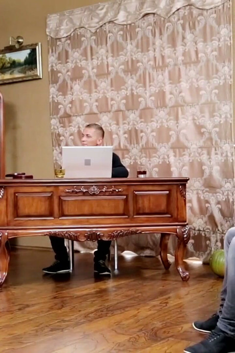 Обожающая двойное проникновение тинка - грязный фрик