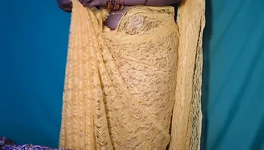 Navel and Erotic Show of Tamil Married Bhabi