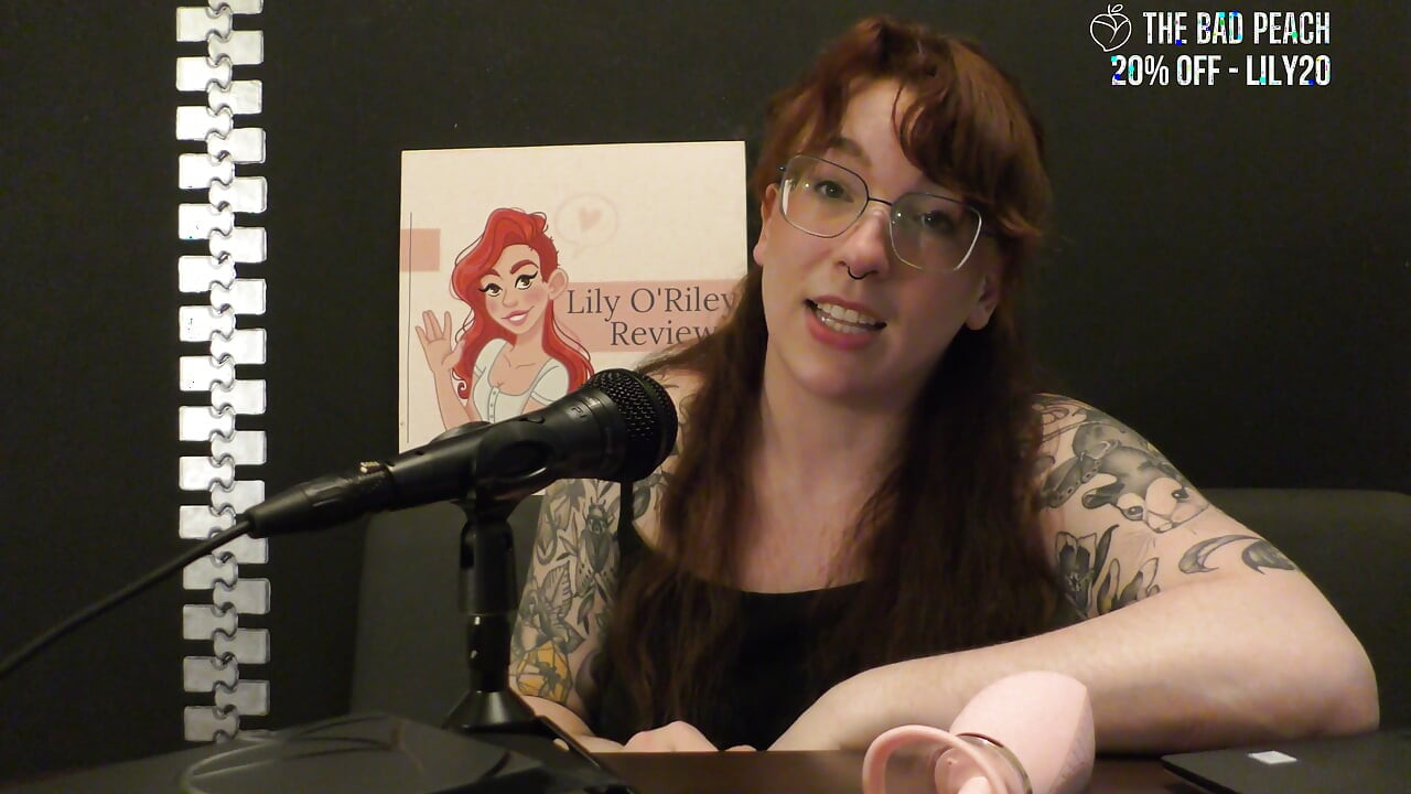 NSFW Review of the Honey Pistil Licking Vibrator From the Bad Peach